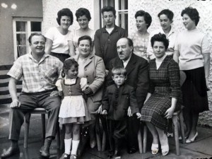 Hermann und Amalia Daniel mit Kinder und Enkelkinder sowie Schwiegersohn Wilhelm Egger