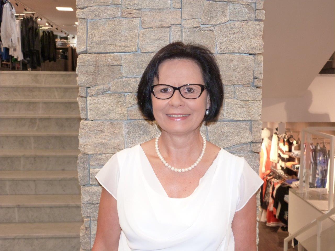 Elisabeth Lang
